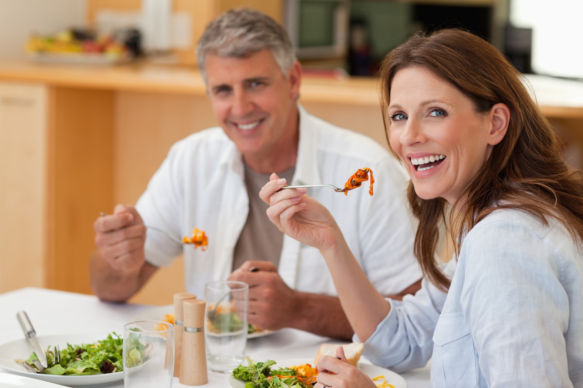 couple eating healthy meal