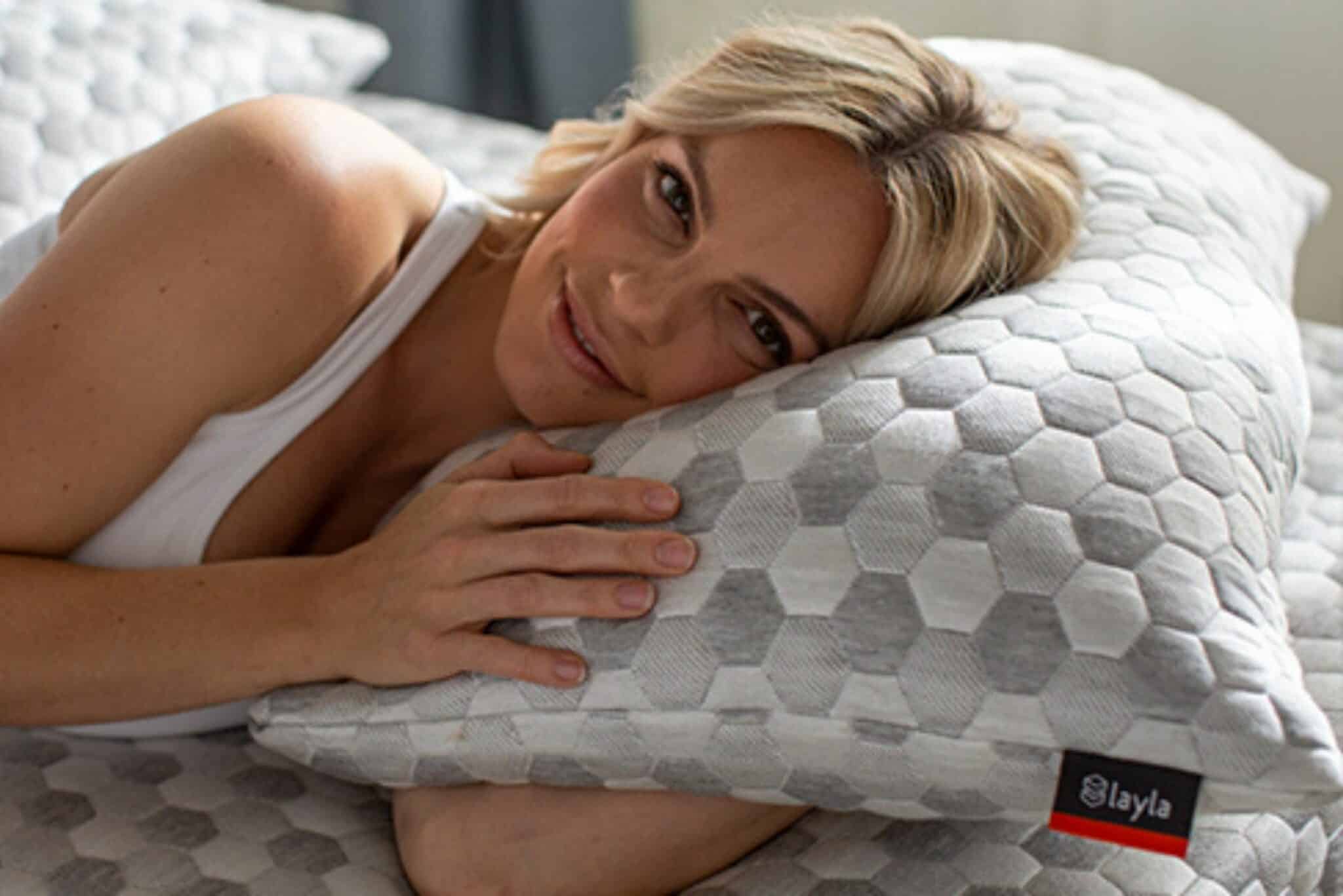 Best Pillow for Combination Sleepers 2023 Top 7 Comparison