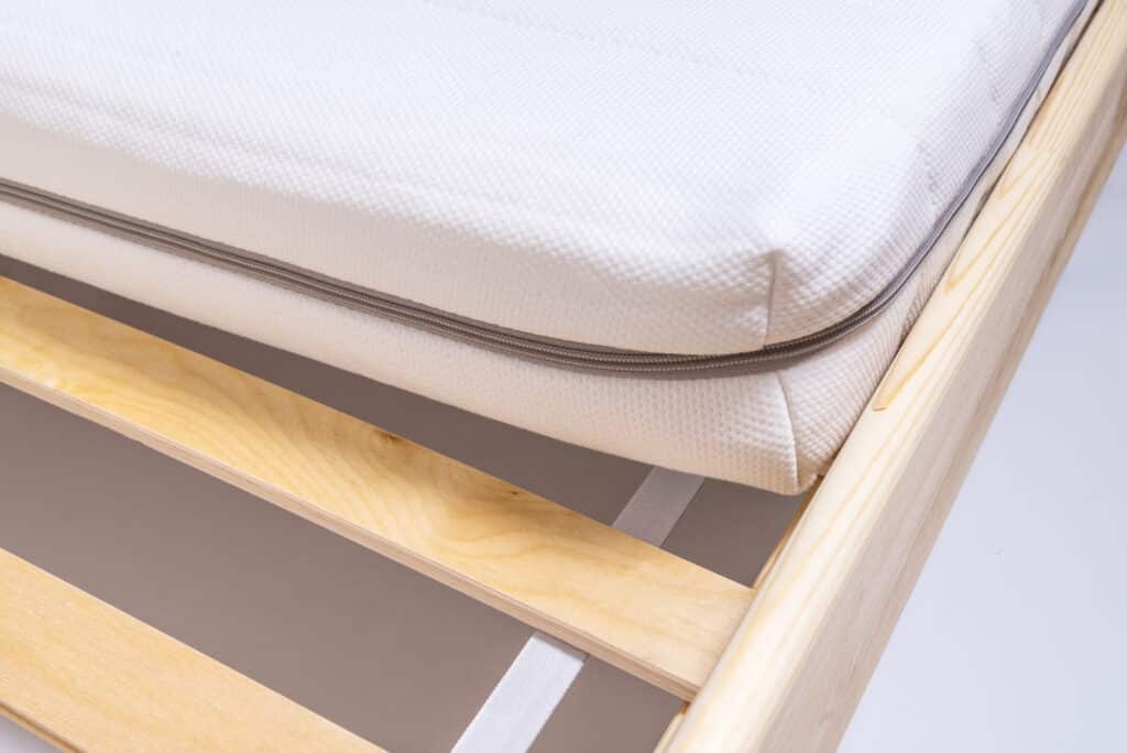 keep mattress from sliding platform bed
