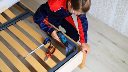 How to Stop a Bed from Squeaking: 16 Simple Solutions
